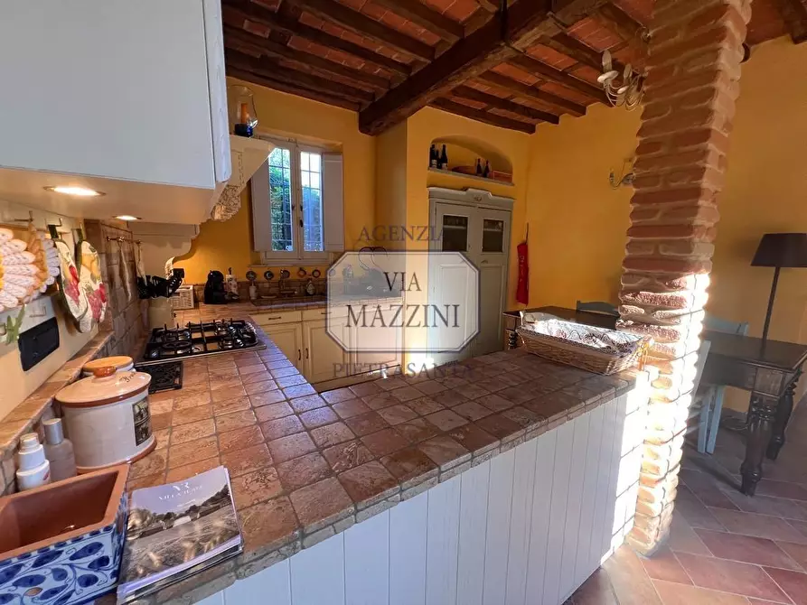 Immagine 9 di Rustico / casale in vendita  a Pietrasanta