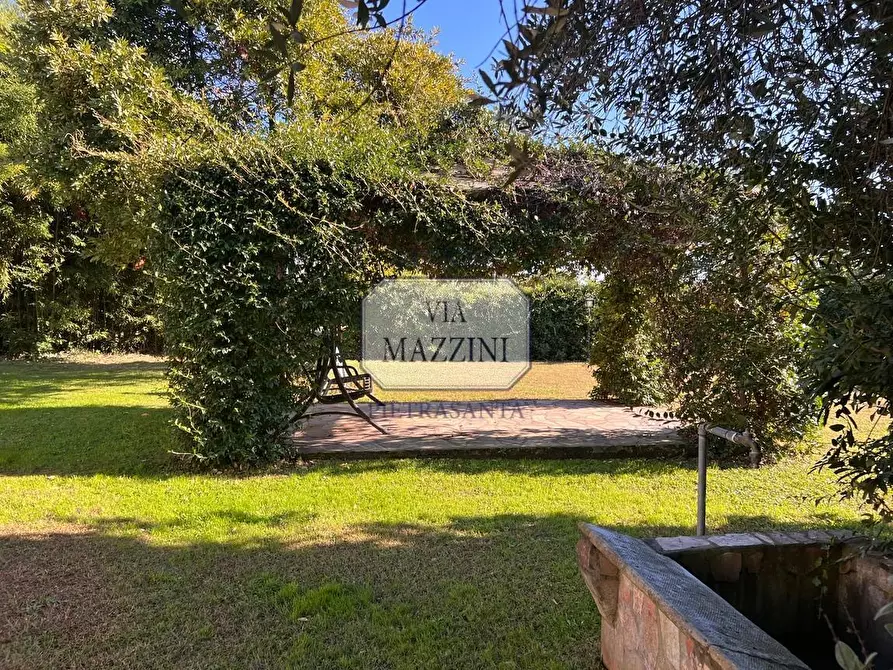 Immagine 7 di Rustico / casale in vendita  a Pietrasanta