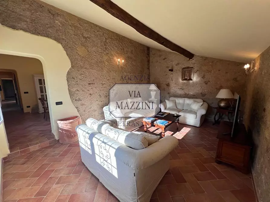 Immagine 17 di Rustico / casale in vendita  a Pietrasanta