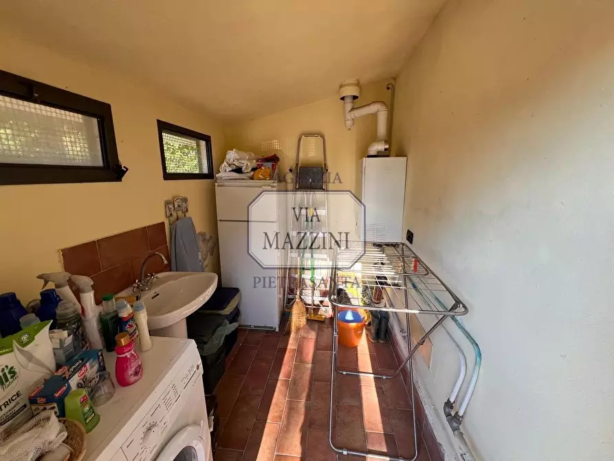 Immagine 39 di Rustico / casale in vendita  a Pietrasanta