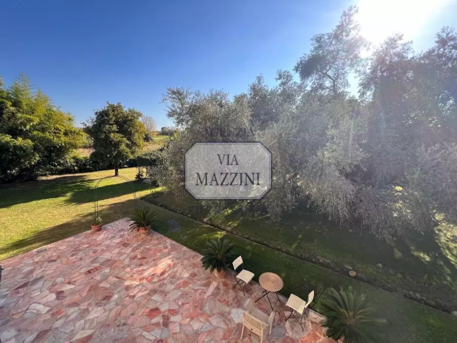 Immagine 29 di Rustico / casale in vendita  a Pietrasanta