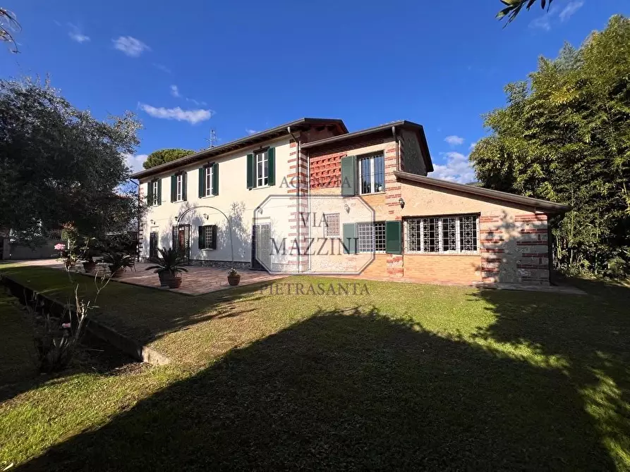 Immagine 1 di Rustico / casale in vendita  a Pietrasanta