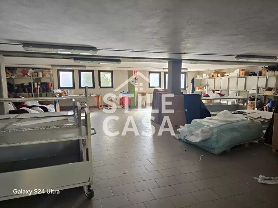 Immagine 2 di Capannone industriale in vendita  a Altopascio