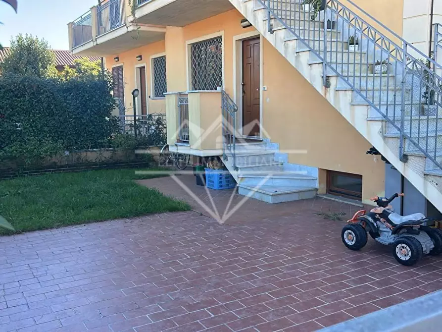 Immagine 1 di Appartamento in vendita  a Massa