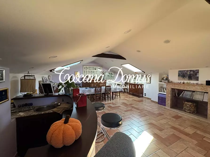 Immagine 2 di Appartamento in vendita  a Siena