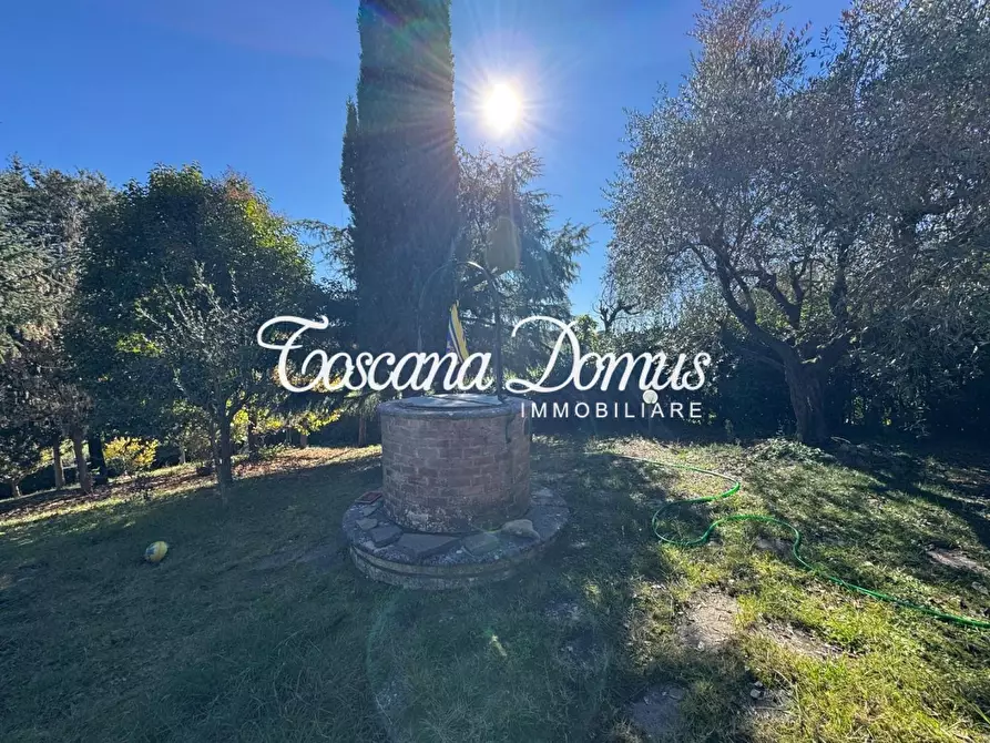 Immagine 22 di Appartamento in vendita  a Siena