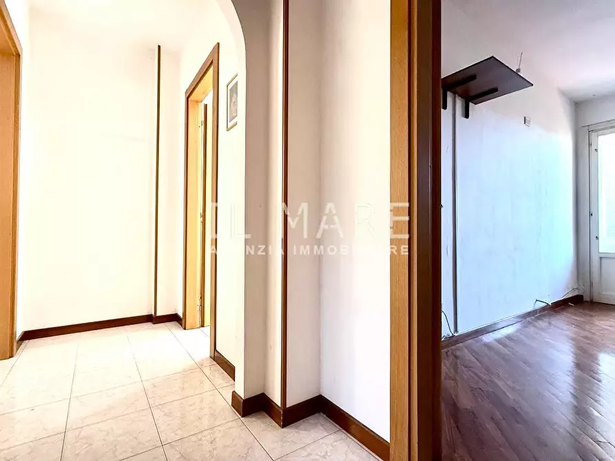 Immagine 8 di Appartamento in vendita  a Massa