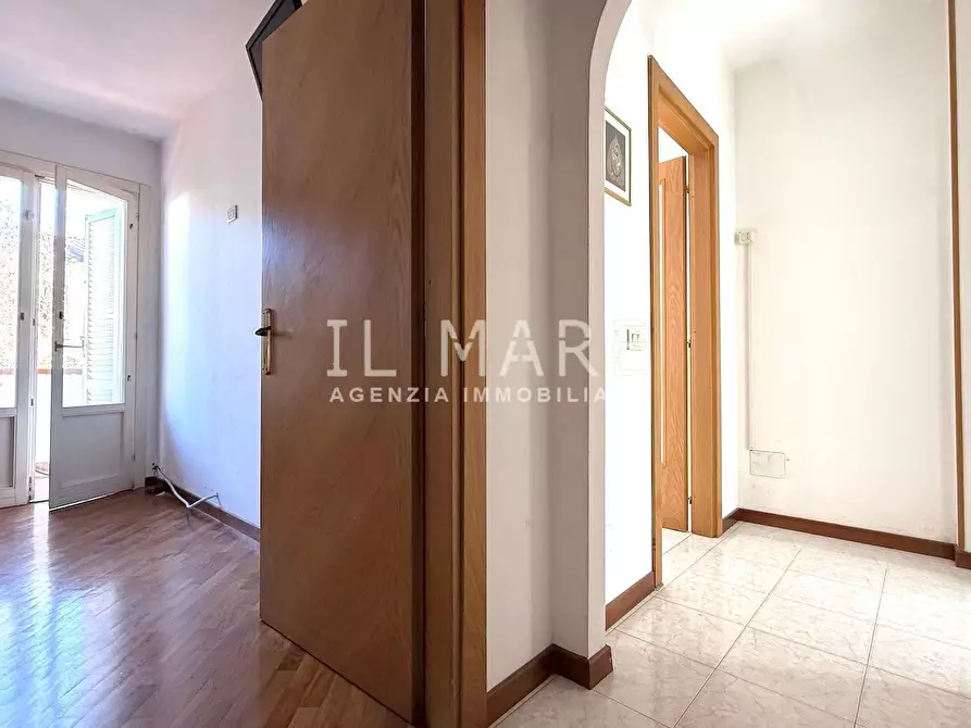 Immagine 14 di Appartamento in vendita  a Massa