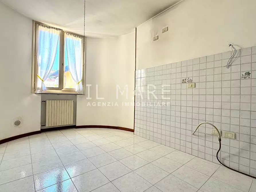 Immagine 9 di Appartamento in vendita  a Massa