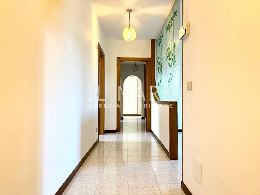 Immagine 5 di Appartamento in vendita  a Massa