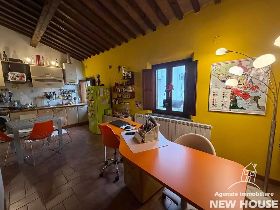 Immagine 12 di Appartamento in vendita  a Pisa