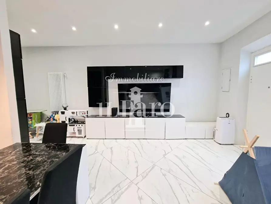 Immagine 11 di Terratetto in vendita  a Campi Bisenzio