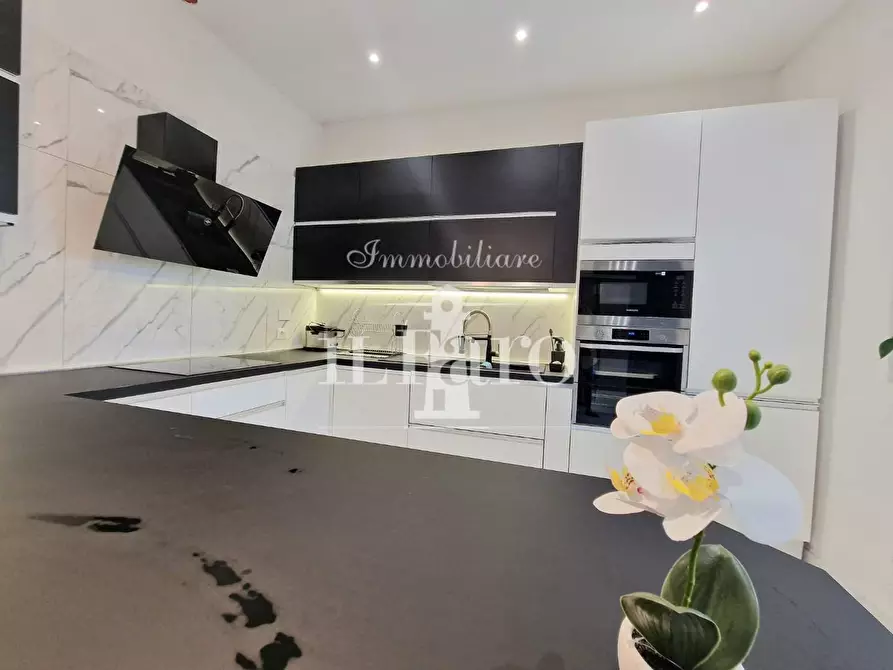 Immagine 7 di Terratetto in vendita  a Campi Bisenzio