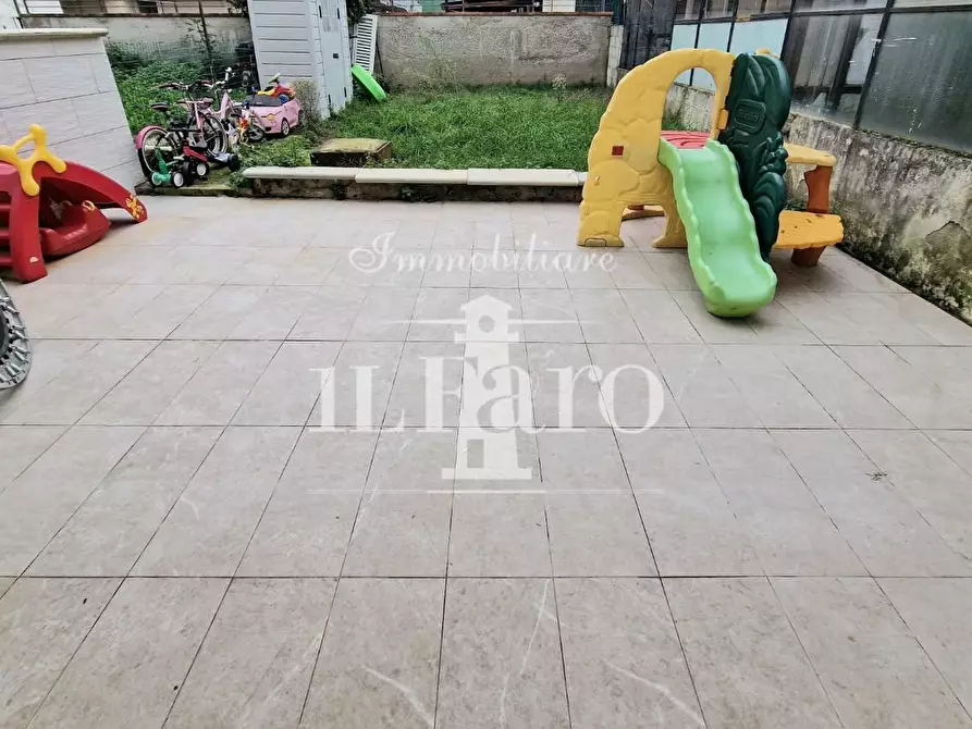 Immagine 42 di Terratetto in vendita  a Campi Bisenzio