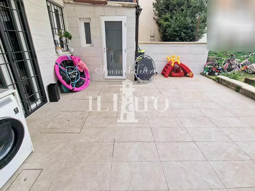 Immagine 39 di Terratetto in vendita  a Campi Bisenzio