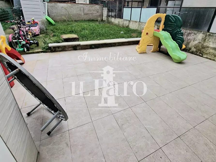 Immagine 41 di Terratetto in vendita  a Campi Bisenzio