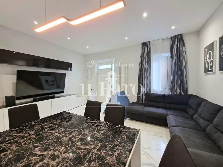 Immagine 13 di Terratetto in vendita  a Campi Bisenzio