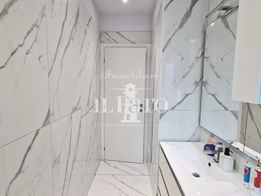 Immagine 31 di Terratetto in vendita  a Campi Bisenzio