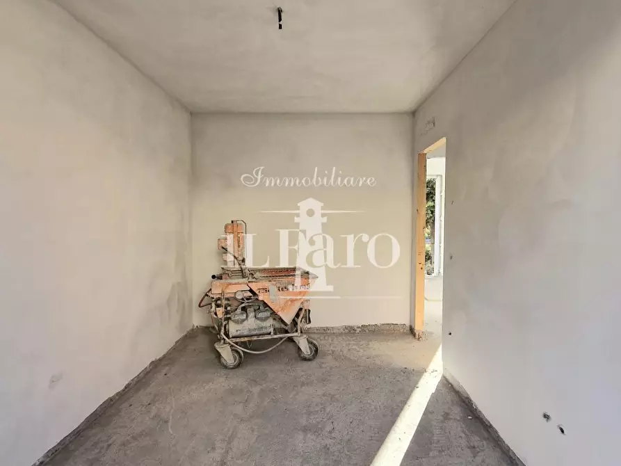 Immagine 10 di Casa bifamiliare in vendita  a Campi Bisenzio