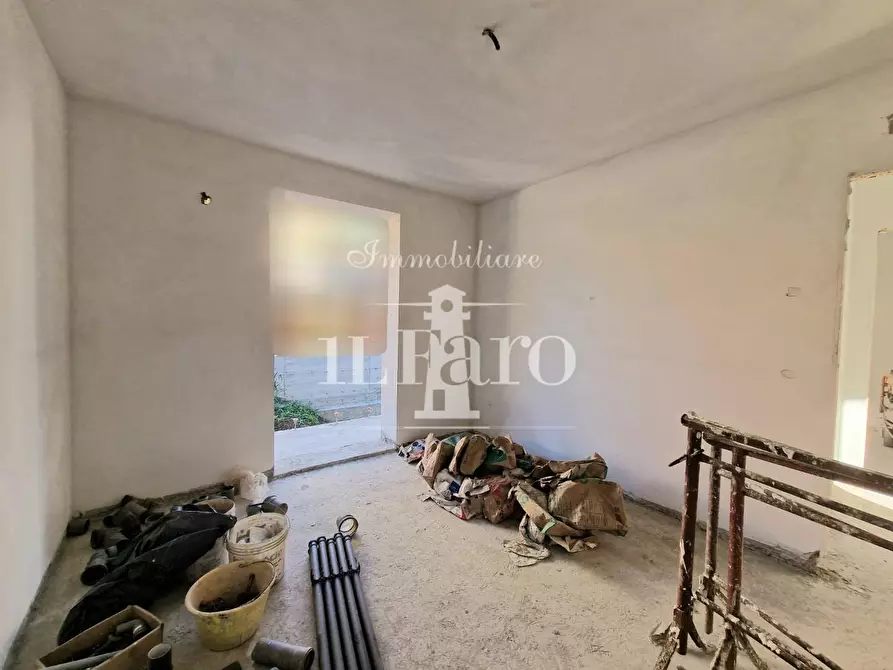 Immagine 7 di Casa bifamiliare in vendita  a Campi Bisenzio