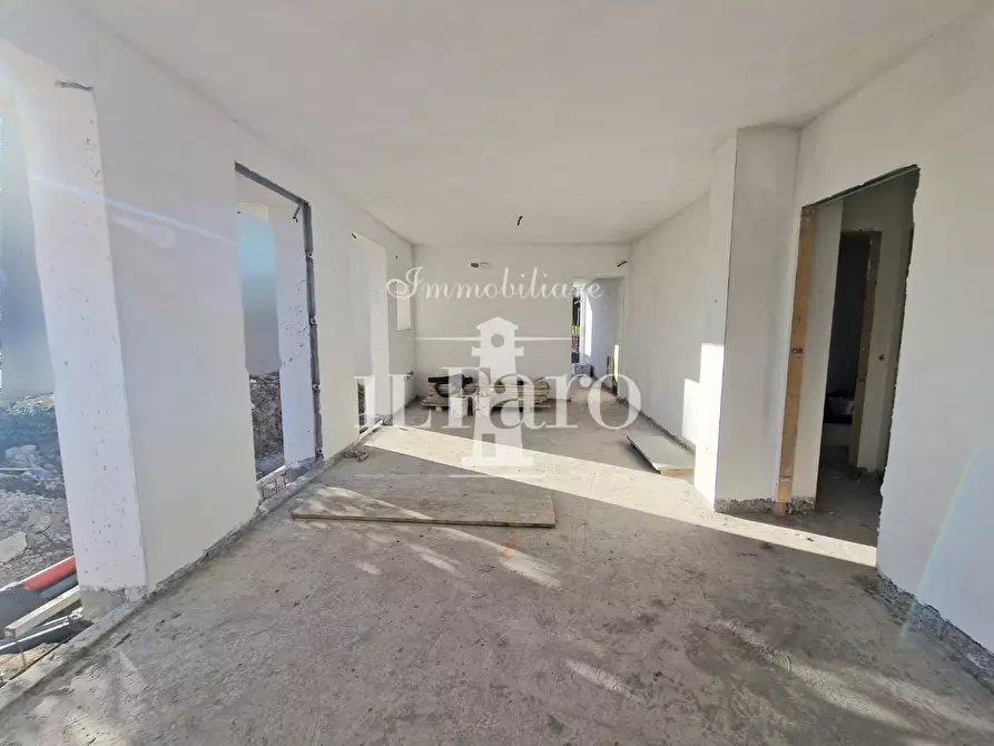 Immagine 1 di Casa bifamiliare in vendita  a Campi Bisenzio