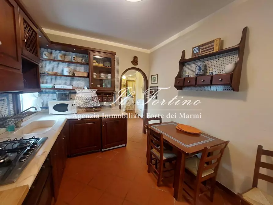 Immagine 11 di Casa bifamiliare in vendita  a Forte Dei Marmi