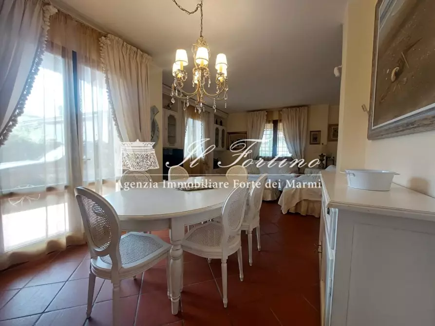 Immagine 9 di Casa bifamiliare in vendita  a Forte Dei Marmi