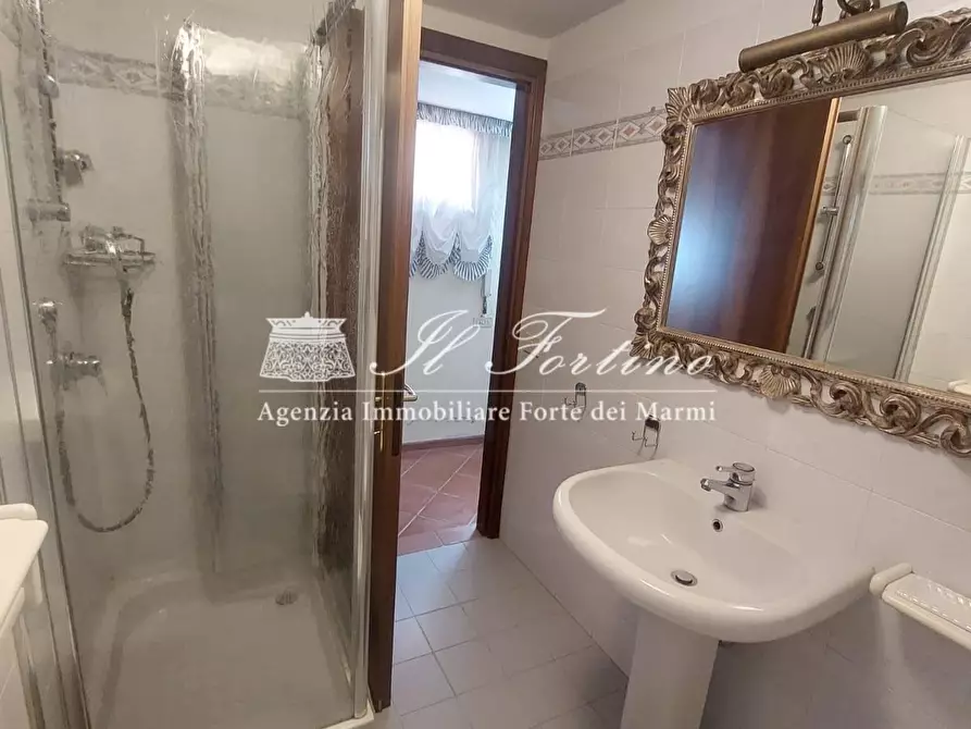 Immagine 31 di Casa bifamiliare in vendita  a Forte Dei Marmi