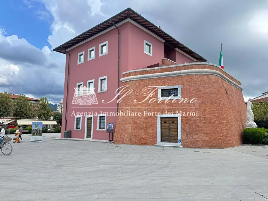 Immagine 39 di Casa bifamiliare in vendita  a Forte Dei Marmi