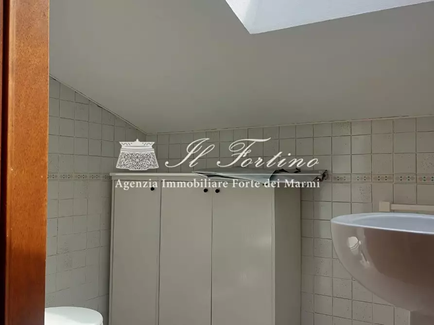 Immagine 18 di Casa bifamiliare in vendita  a Forte Dei Marmi
