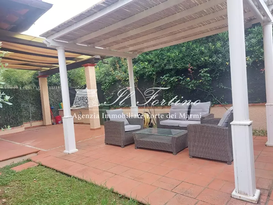 Immagine 33 di Casa bifamiliare in vendita  a Forte Dei Marmi