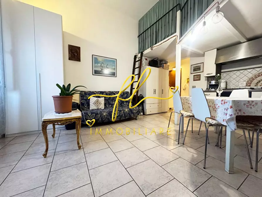 Immagine 9 di Appartamento in vendita  a Livorno