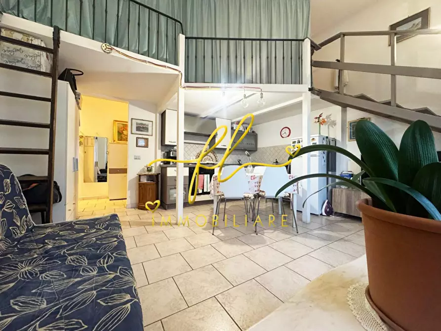 Immagine 2 di Appartamento in vendita  a Livorno