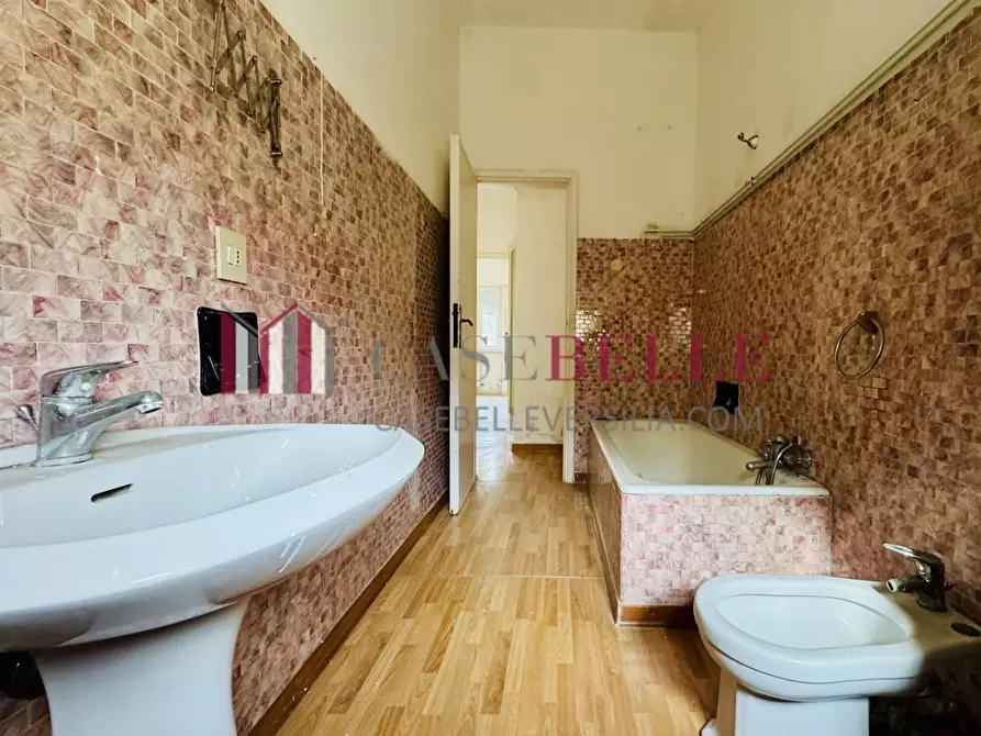 Immagine 27 di Appartamento in vendita  a Camaiore