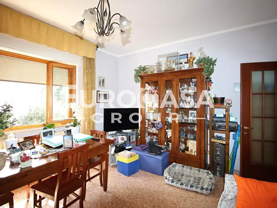 Immagine 8 di Villa in vendita  a Lucca