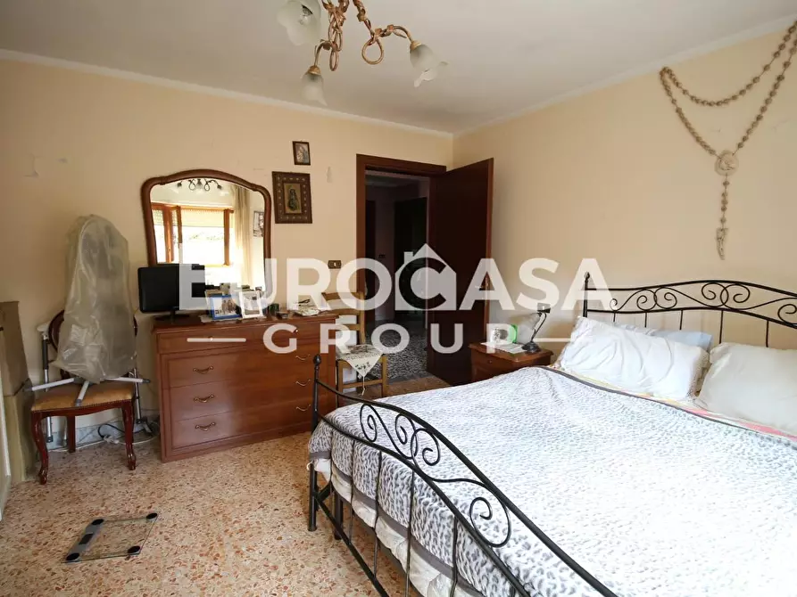 Immagine 11 di Villa in vendita  a Lucca