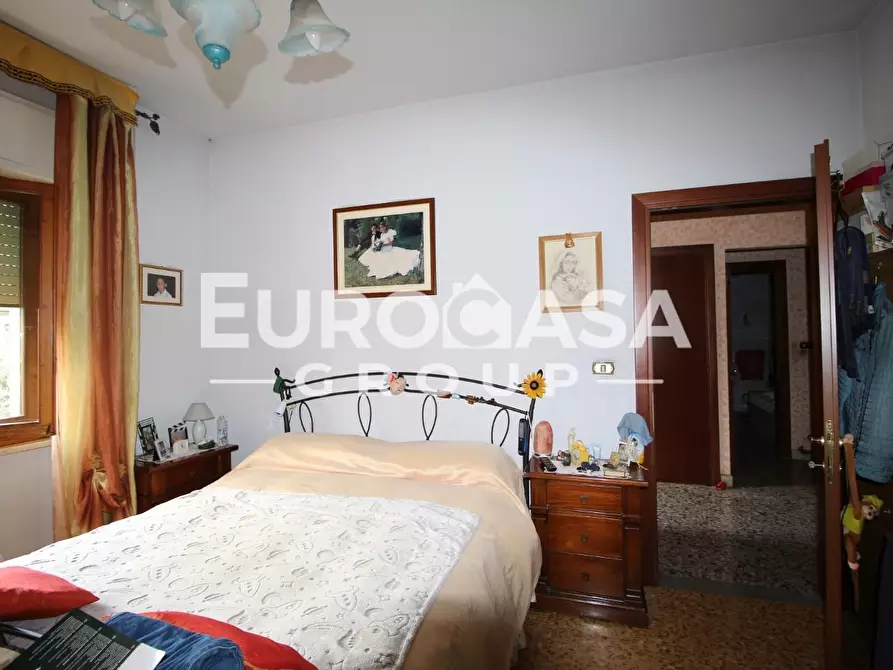 Immagine 33 di Villa in vendita  a Lucca