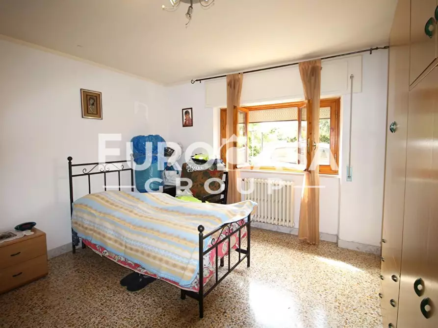 Immagine 15 di Villa in vendita  a Lucca