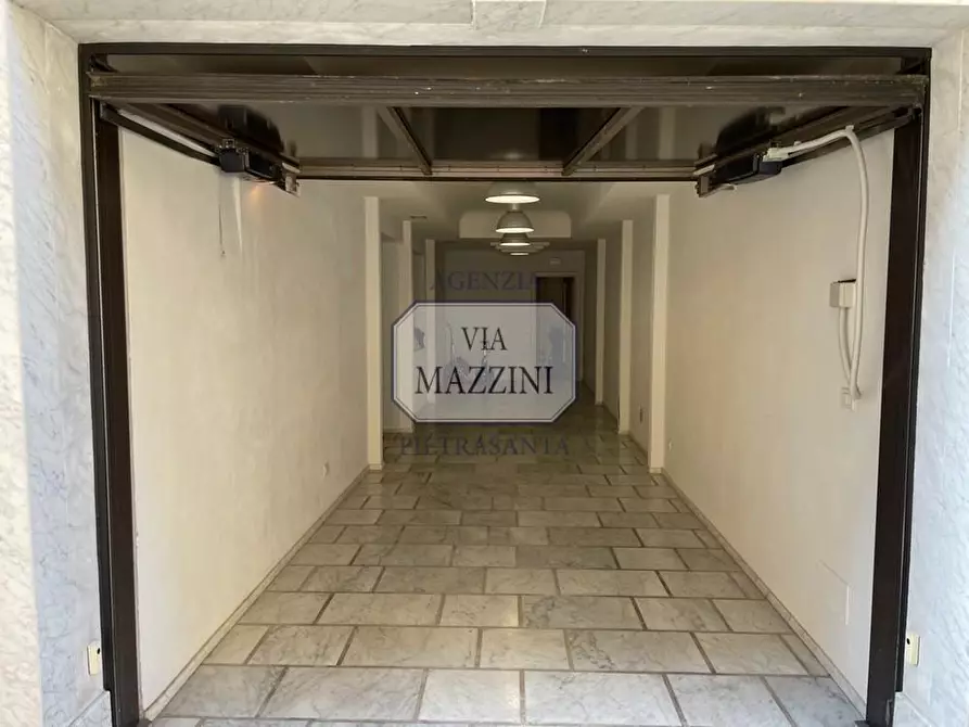 Immagine 5 di Appartamento in vendita  a Pietrasanta