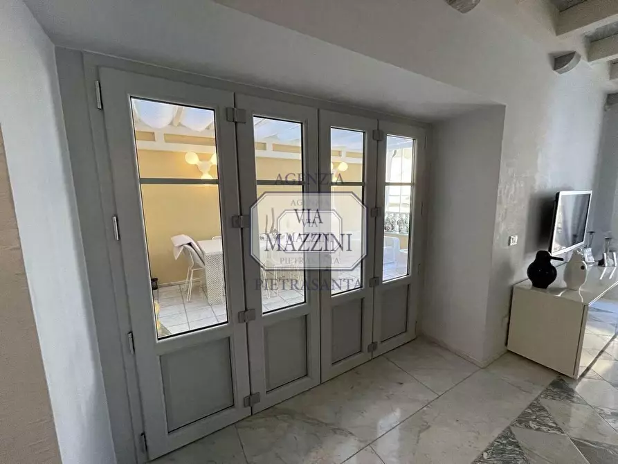 Immagine 18 di Appartamento in vendita  a Pietrasanta