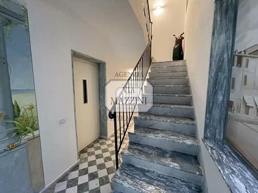 Immagine 10 di Appartamento in vendita  a Pietrasanta