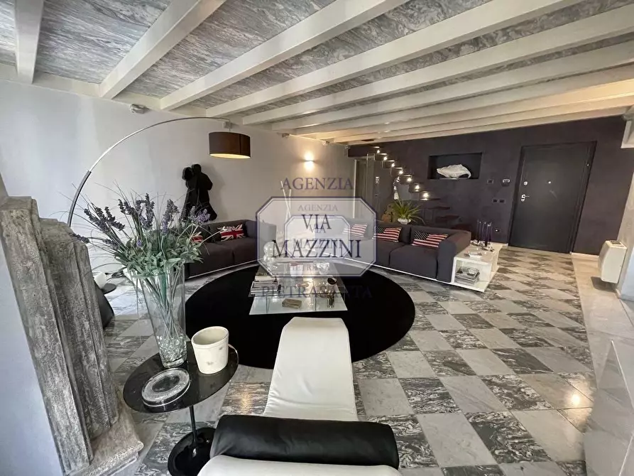 Immagine 14 di Appartamento in vendita  a Pietrasanta