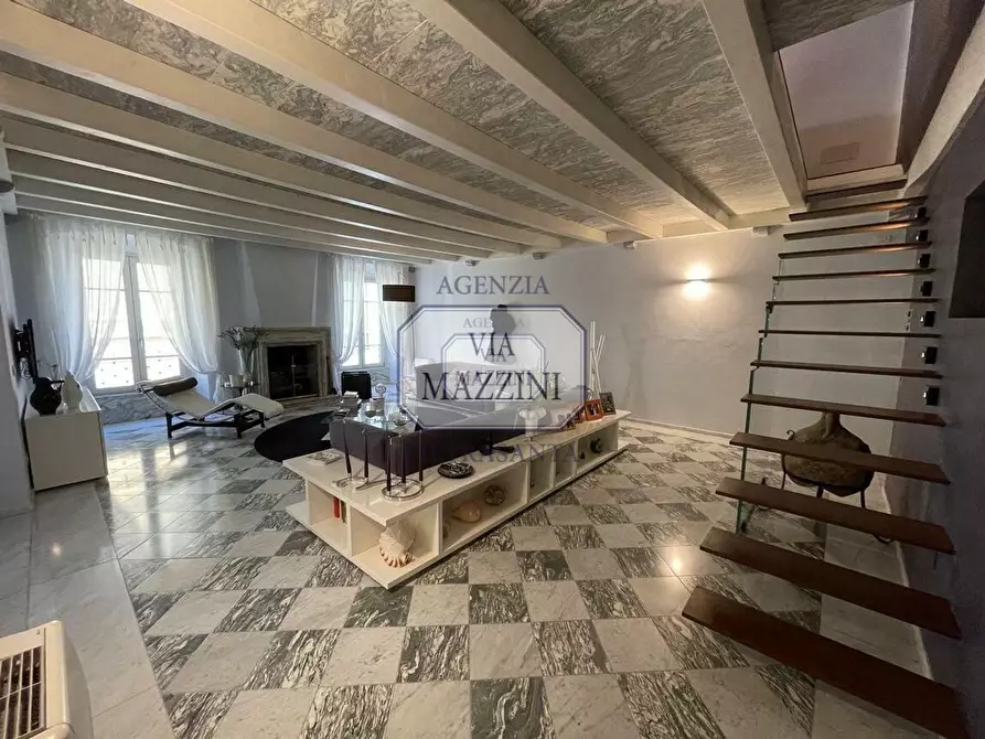 Immagine 11 di Appartamento in vendita  a Pietrasanta