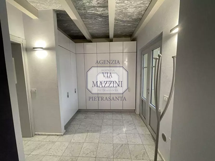 Immagine 19 di Appartamento in vendita  a Pietrasanta