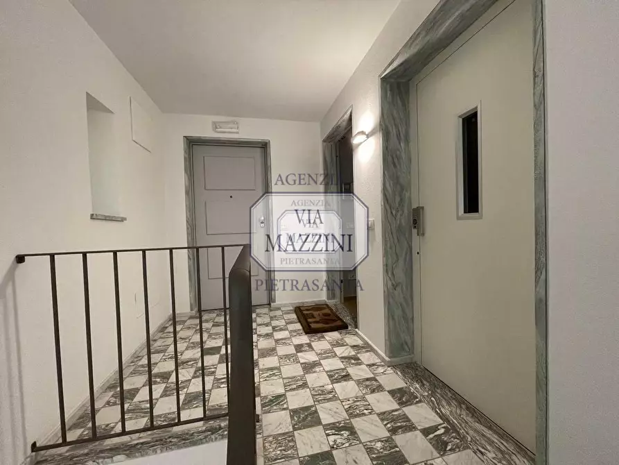 Immagine 36 di Appartamento in vendita  a Pietrasanta