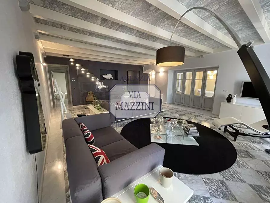 Immagine 12 di Appartamento in vendita  a Pietrasanta