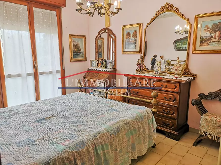 Immagine 12 di Appartamento in vendita  a Massa