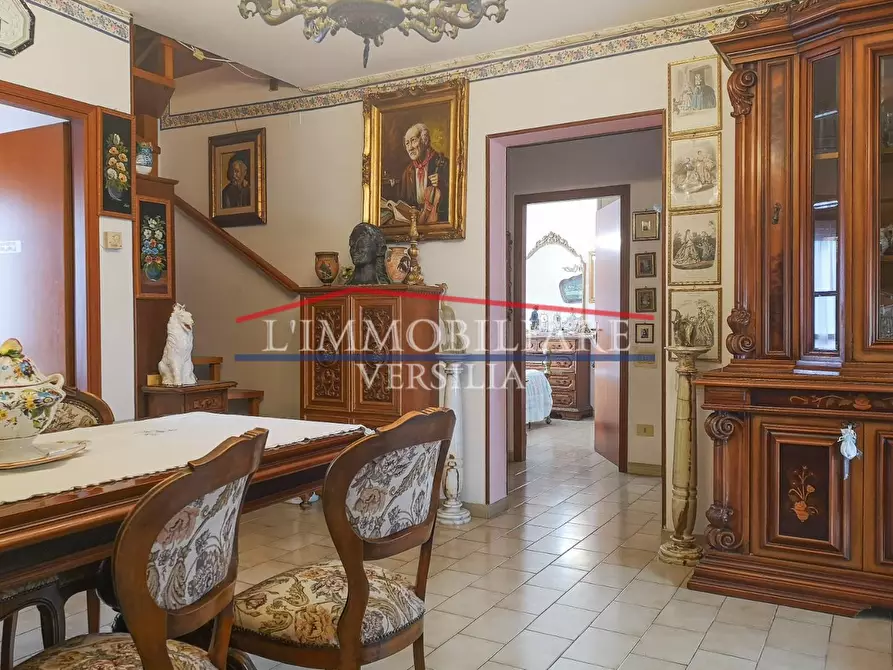 Immagine 4 di Appartamento in vendita  a Massa