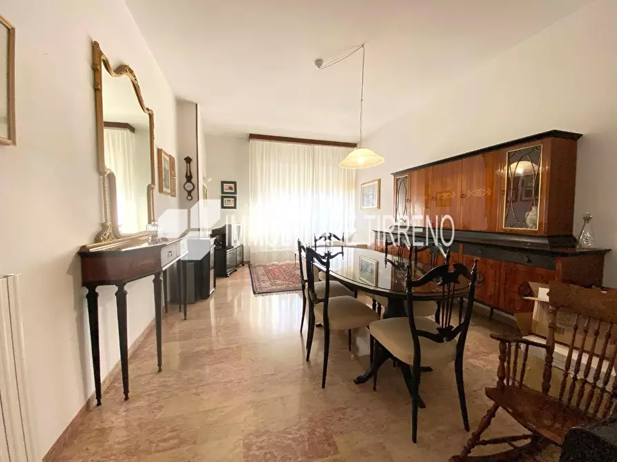 Immagine 3 di Appartamento in vendita  a Massa