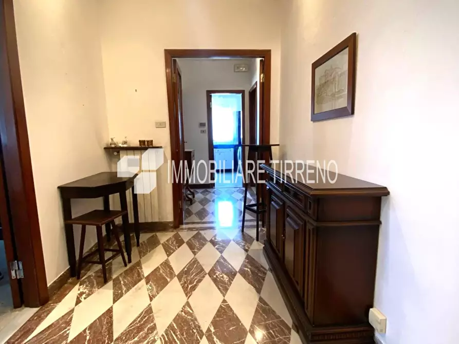 Immagine 2 di Appartamento in vendita  a Massa